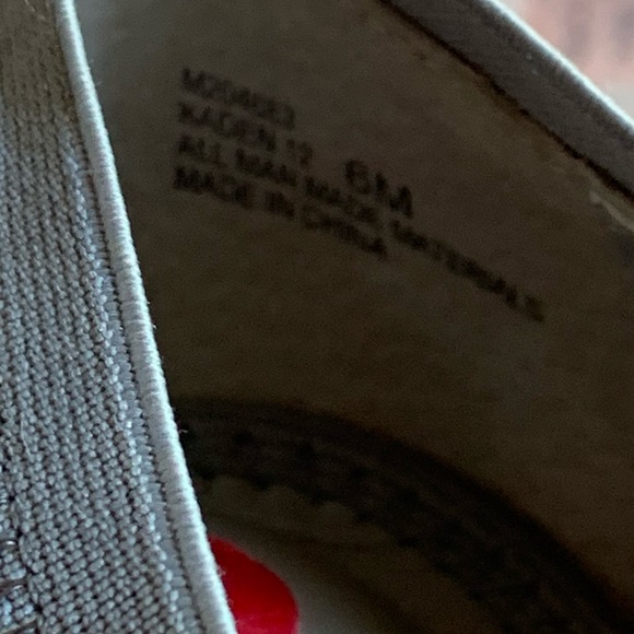 Me Too Glitter Flats - Picture 8 of 9